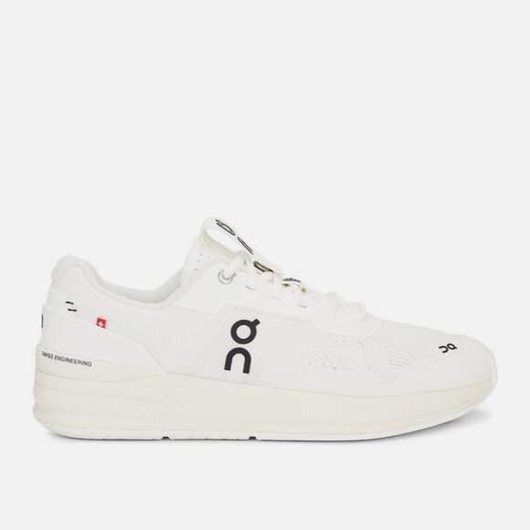 On Running Other - On The Roger Pro Sneakers in Undyed White & Black 7.5 Mens with box Athletic